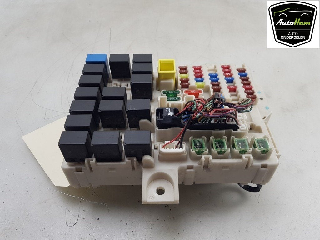 ZEKERINGKAST Colt (Z2 / Z3) (|8637A389|8565A174|), Auto-onderdelen, Elektronica en Kabels, Mitsubishi, Gebruikt