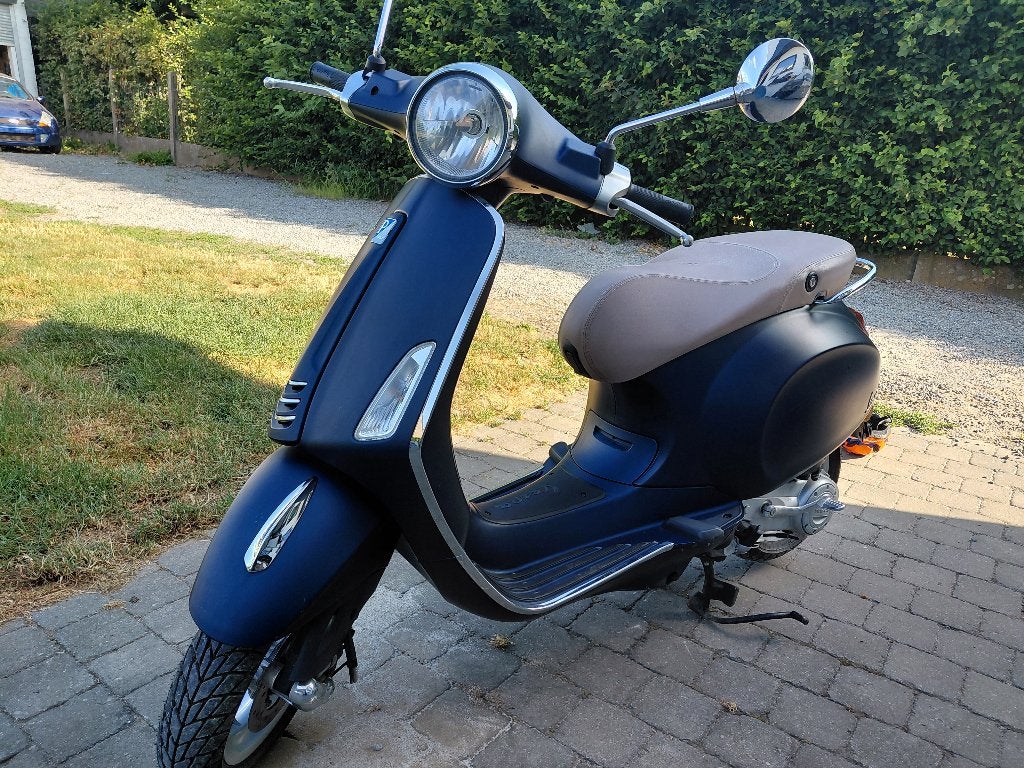 Vespa Primavera très bonne etat, Fietsen en Brommers, Brommers | Vespa, Overige modellen, Nieuw, Ophalen of Verzenden, Klasse B (45 km/u)