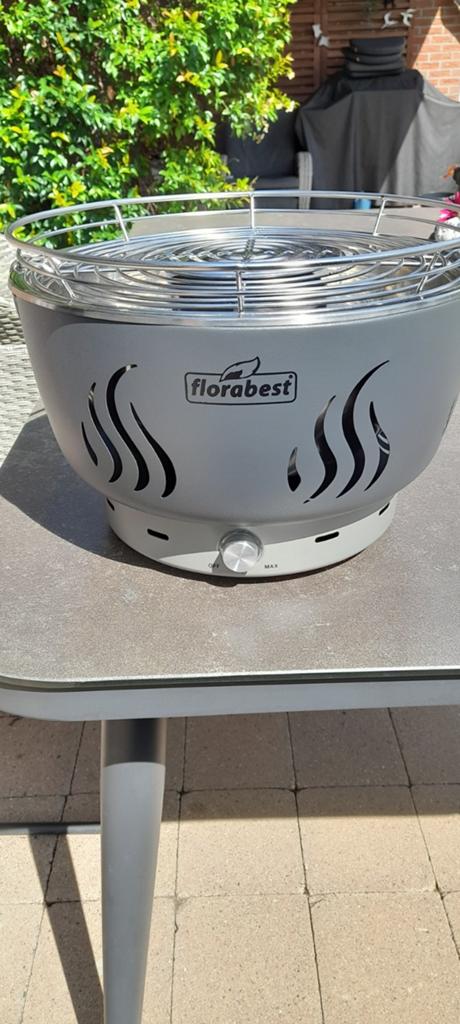 Tafel barbecue, Tuin en Terras, Houtskoolbarbecues, Ophalen
