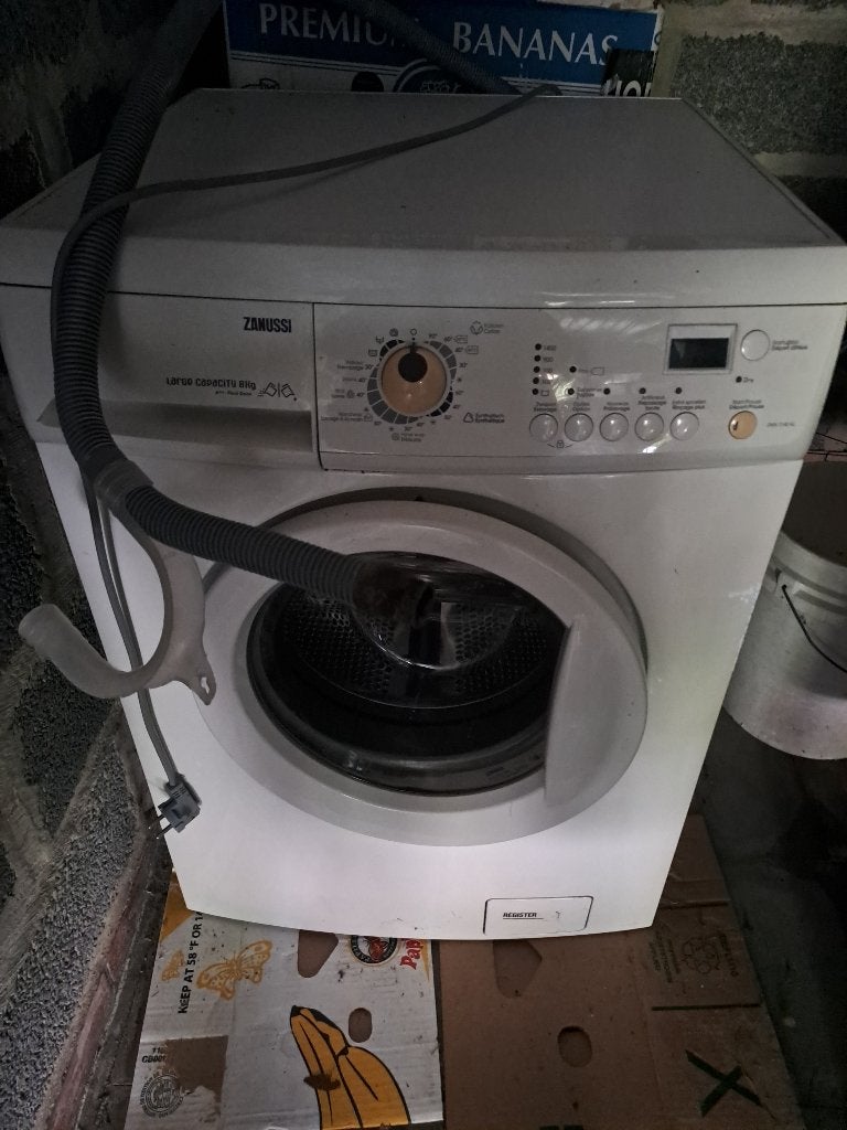 Machine à laver Zanussi, Electroménager, 1200 à 1600 tours, 6 à 8 kg, Chargeur frontal, Enlèvement