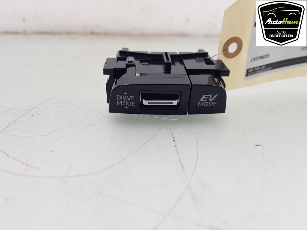 BOORDCOMPUTER BEDIENING Corolla Touring Sport (E21 / EH1), Auto-onderdelen, Gebruikt, Toyota