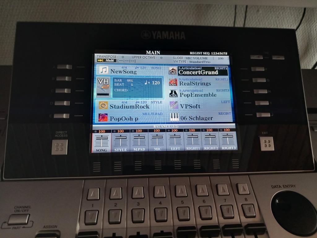 Tyros 4, Musique & Instruments, Enlèvement, Comme neuf, 61 touches, Sensitif
