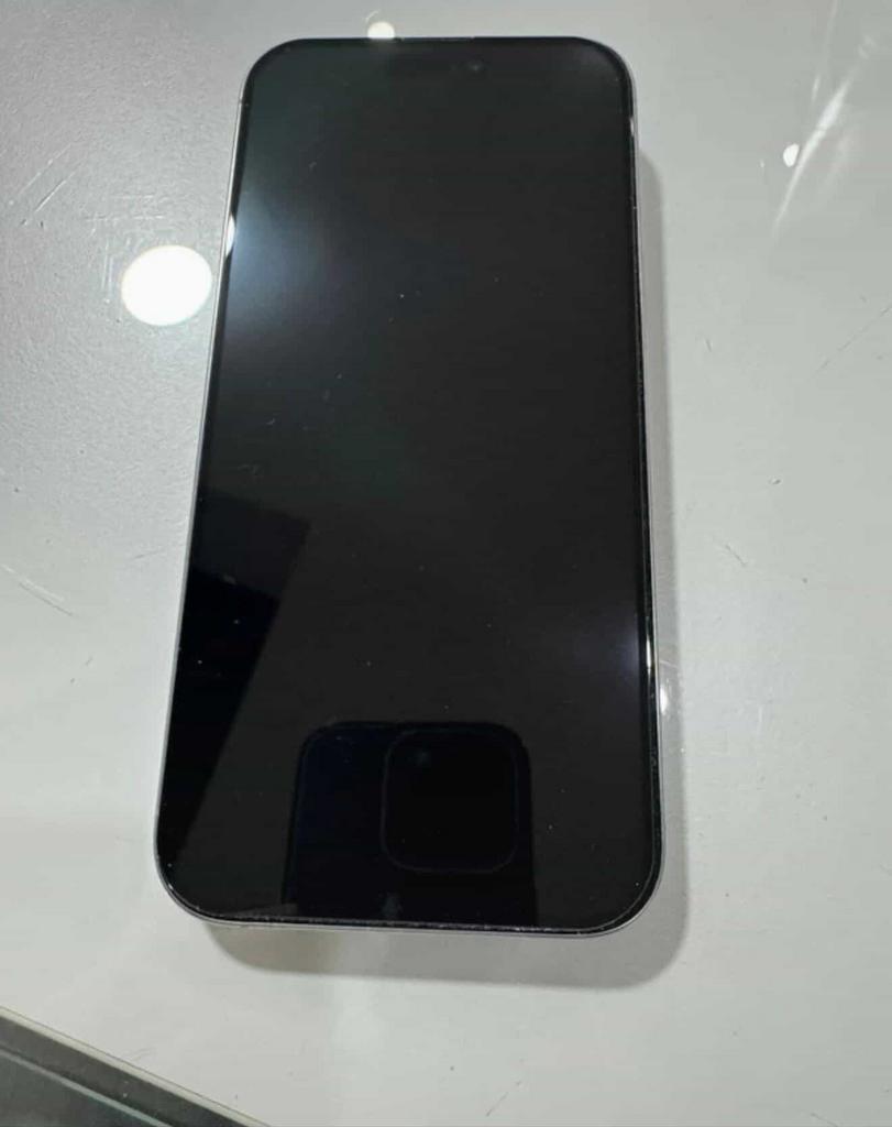 Iphone 16 pro max gratis hoesjes erbij   256gb, 89 %, Wit, IPhone 16, Zo goed als nieuw