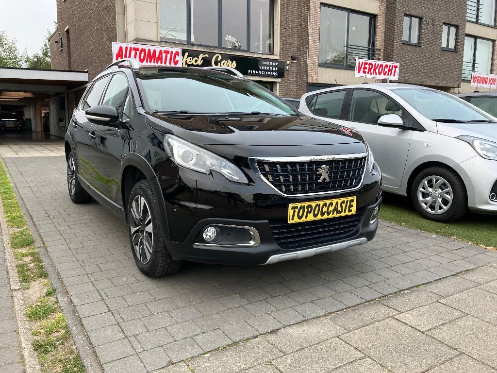 PEUGEOT 2008 GT LINE -AUTOMAAT-TOPSTAAT_60.000 KM - 9800 €, Auto's, Multifunctioneel stuurwiel, 1199 cc, Leder en Stof, Zwart