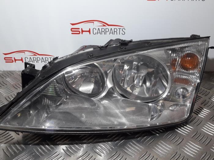 Phare gauche d'un Ford Mondeo, -, 3 mois de garantie, -, -