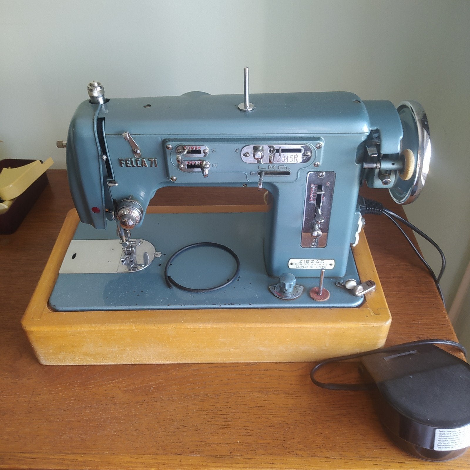 Felca ZigZag super deluxe naaimachine, Ophalen, Gebruikt, Naaimachine, Brother