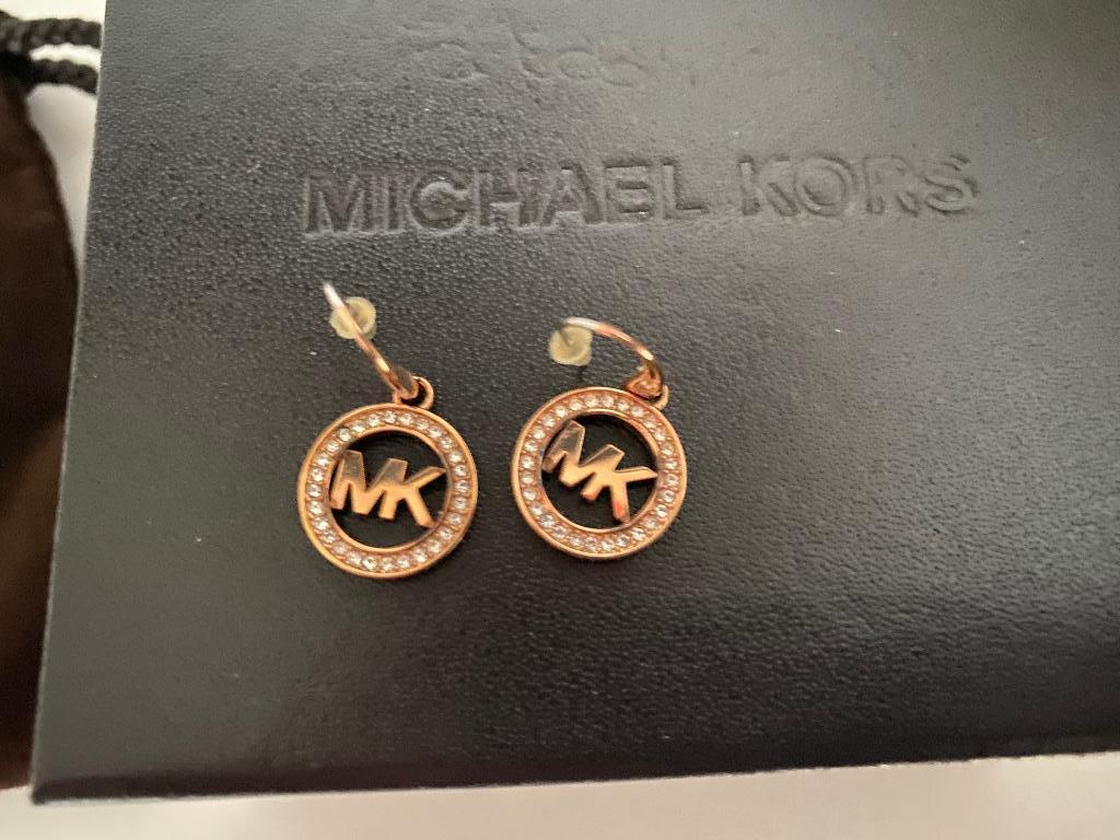 Michael Kors oorbellen, Bijoux, Sacs & Beauté, Boucles d'oreilles, Rose, Enlèvement, Utilisé, Avec strass
