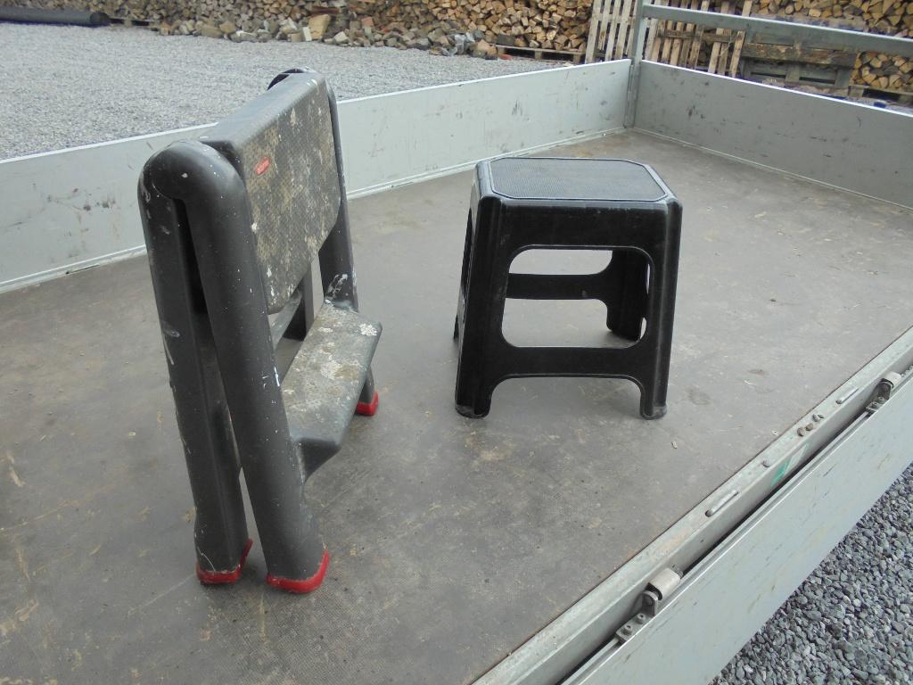 escabeau - 2 pièces, Bricolage & Construction, Pliable ou rétractable/escamotable, Moins de 2 mètres, Échelle, Enlèvement