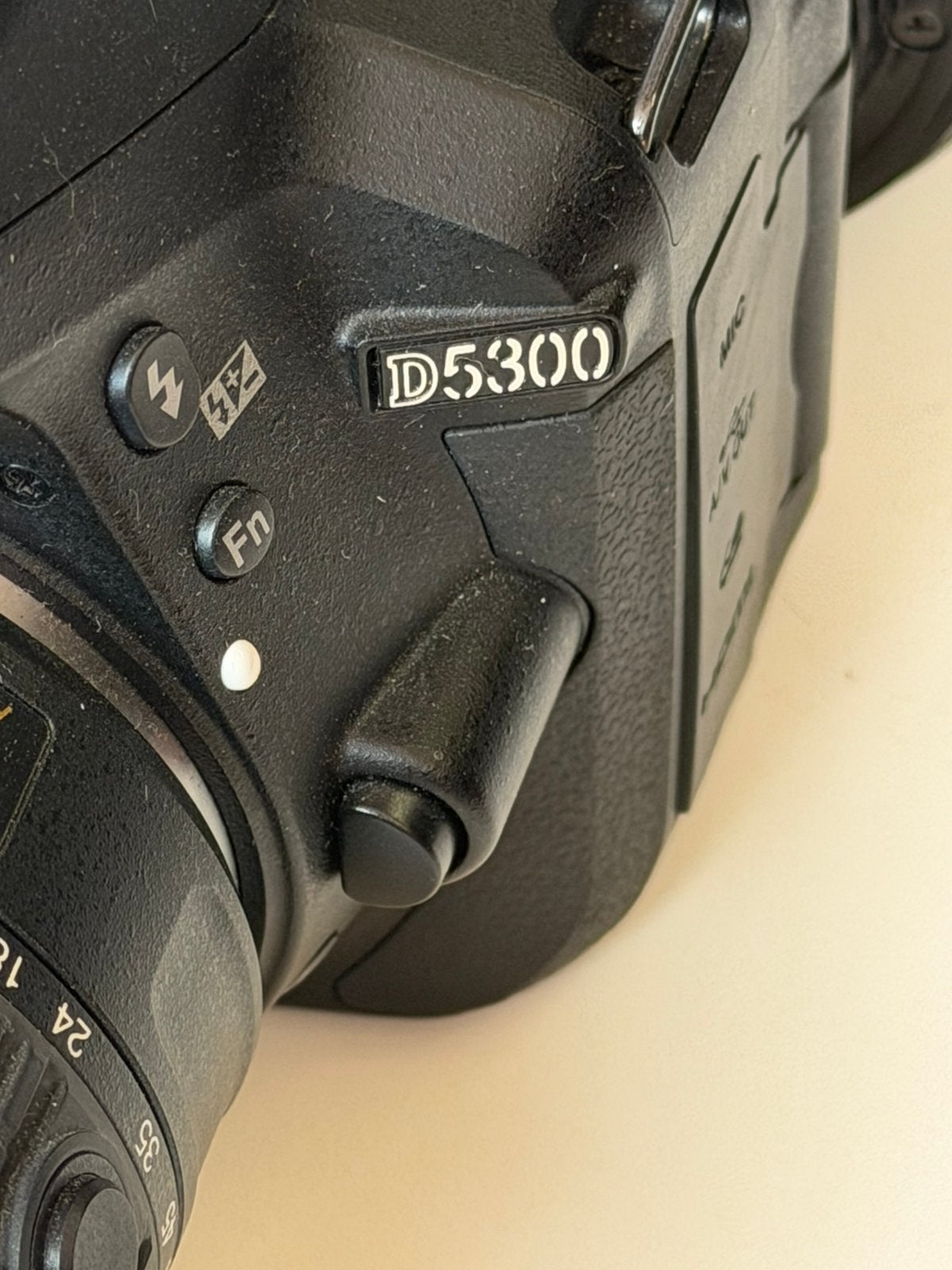 Nikon d5300 met kitlenzen, Audio, Tv en Foto, Fotocamera's Analoog, Ophalen, Zo goed als nieuw, Nikon