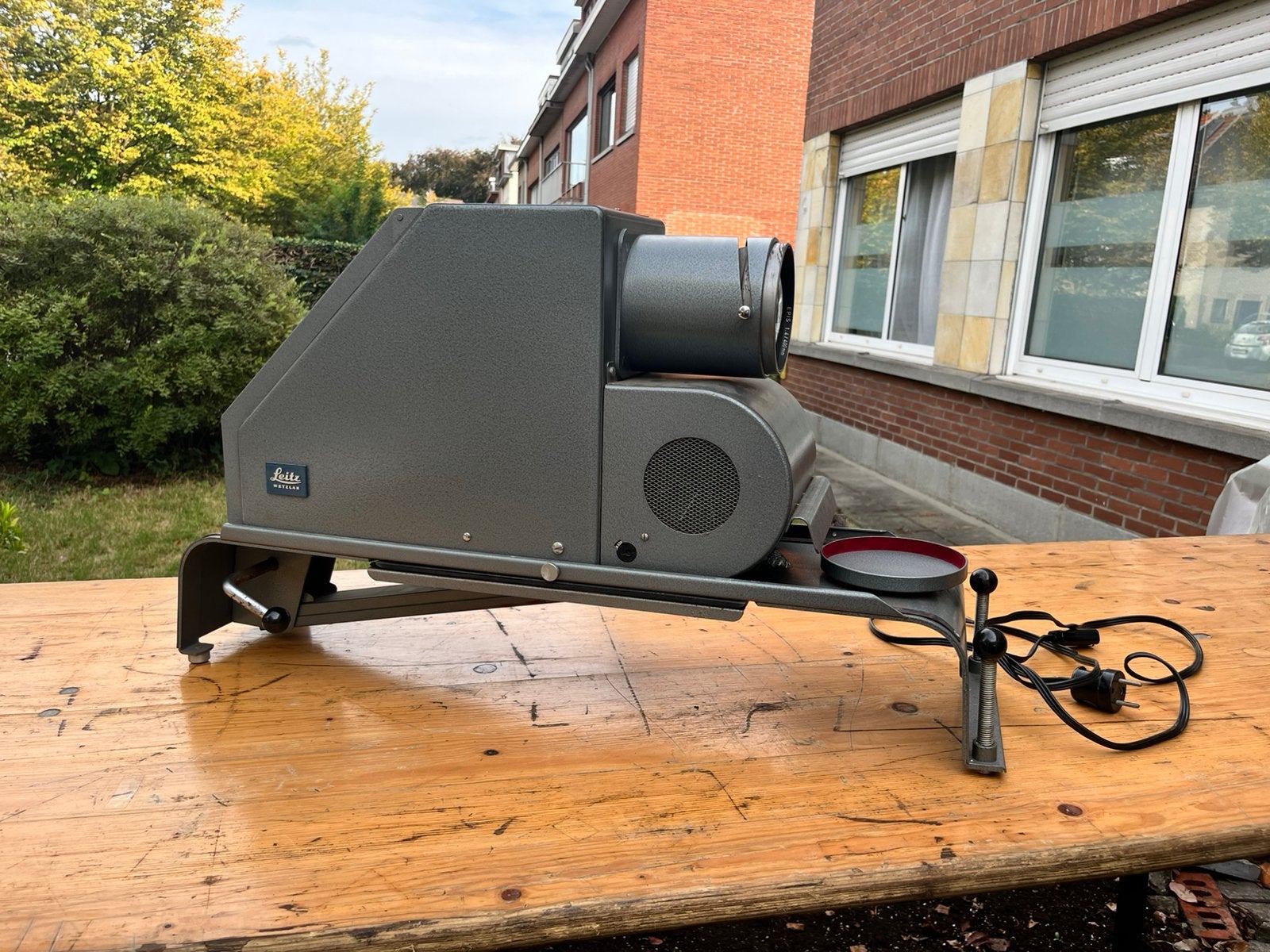 Oude dia/fotoprojector Leitz, Ophalen, Gebruikt