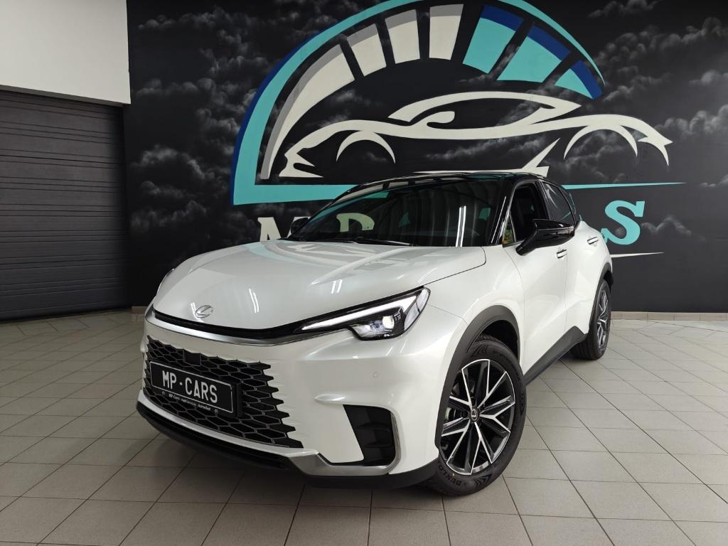 NIEUW//Lexus LBX FWD emotion + executive pack, Auto's, Lexus, LBX, Wit, Leder, Bedrijf