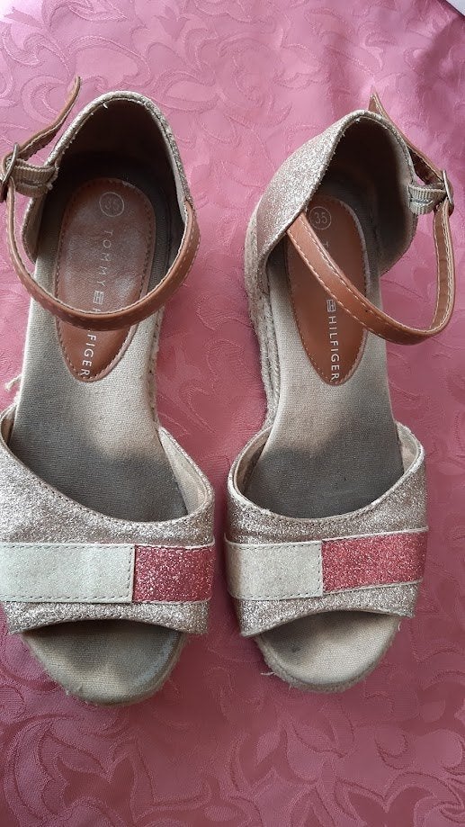 Sandale Tommy Hilfiger 35 en or rose excellent état, Enlèvement ou Envoi, Tommy Hilfiger, Utilisé, Chaussures