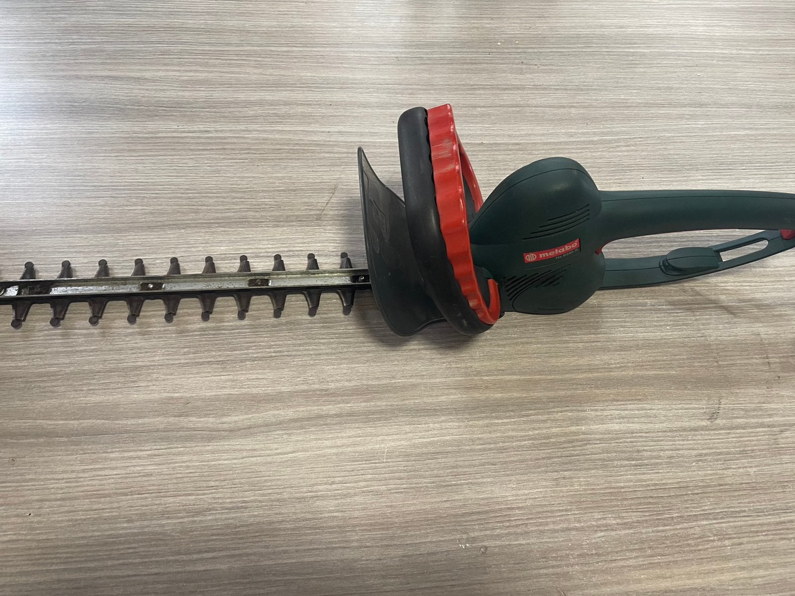 Taille-haie électrique METABO Très bon état, Enlèvement, Comme neuf
