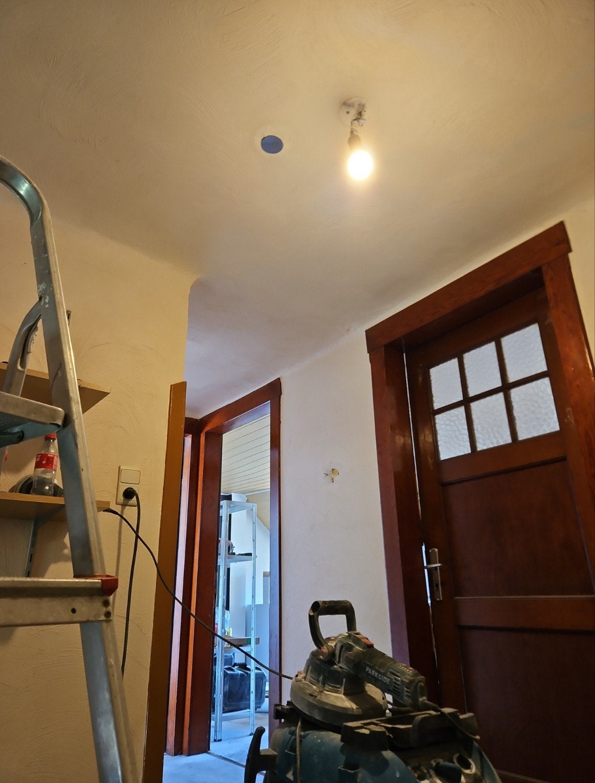 Cherche aide pour poncage des murs