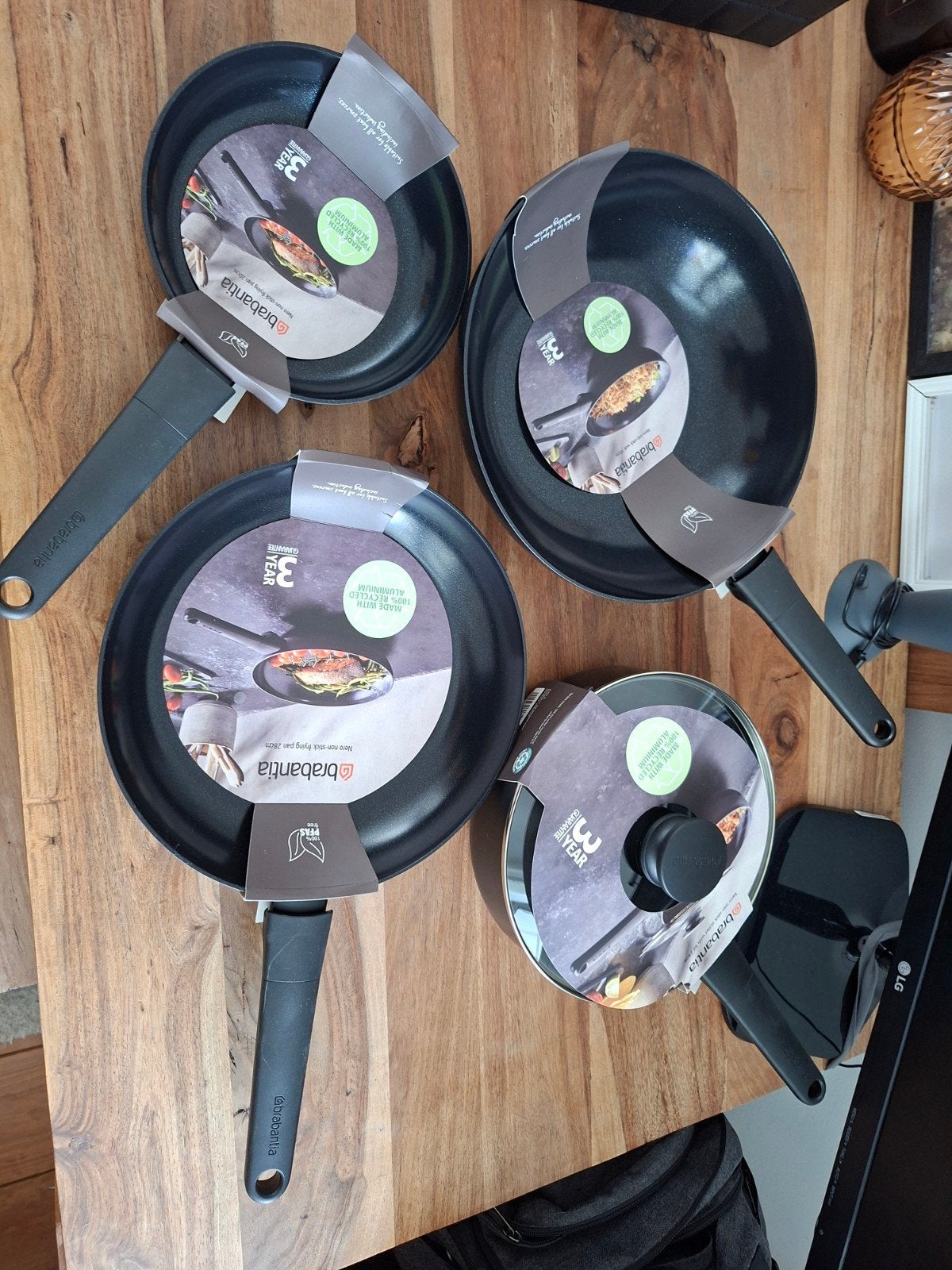 4 Brabantia pannen, Ophalen, Nieuw
