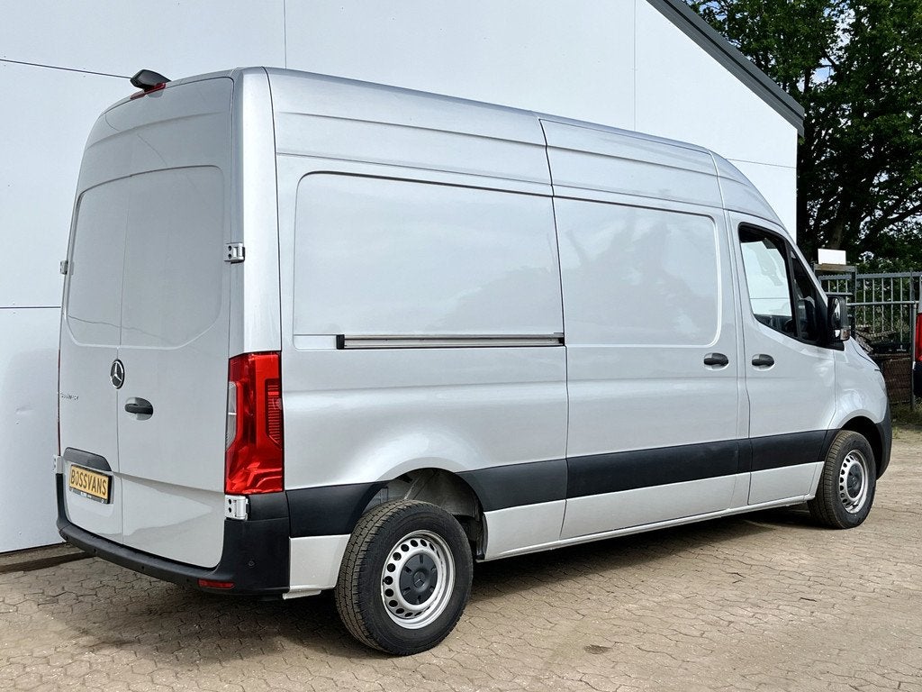 Mercedes-Benz Sprinter 215 1.9 CDI L2H2 Automaat L2H2 Climat, Auto's, Gebruikt, 4 cilinders, Mercedes-Benz, Bedrijf