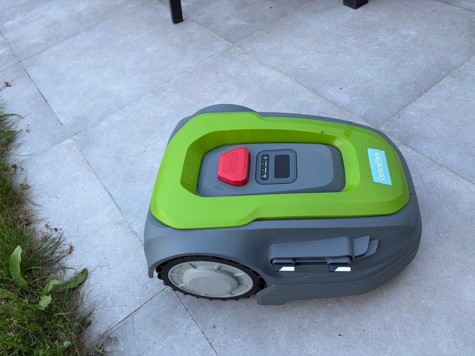 Central Park robotmaaier (incl. ingebouwde accu en lader), Enlèvement, Utilisé, Moins de 20 cm
