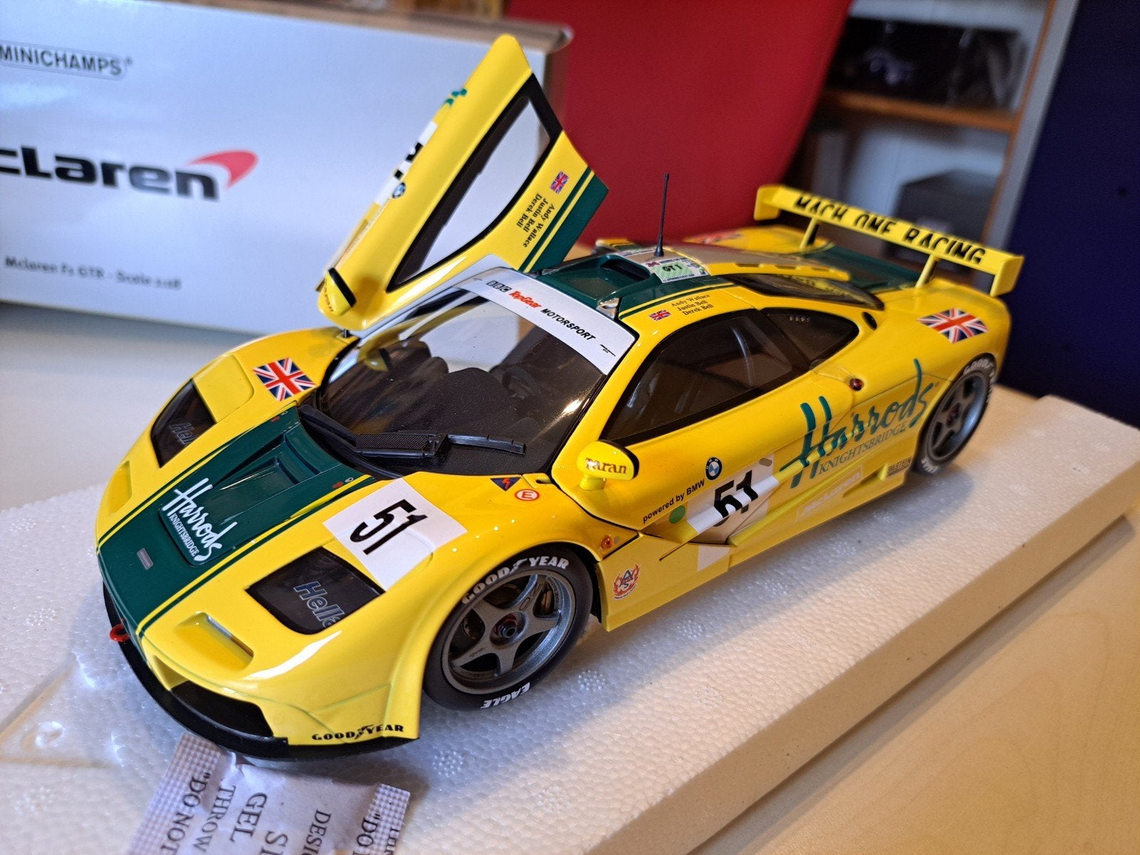 McLaren F1 GTR 24h du Mans 1995 BMW Harrods 1/18 Minichamps, Enlèvement ou Envoi, Neuf, Voiture, MiniChamps