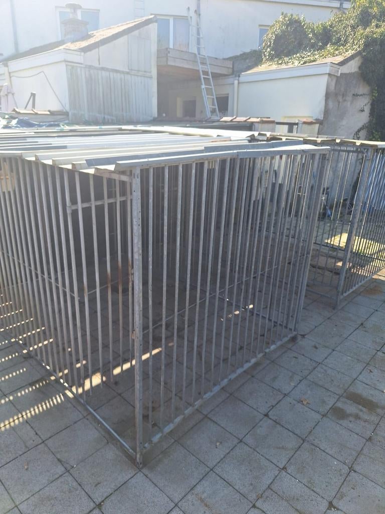 Honde hok, Ophalen
