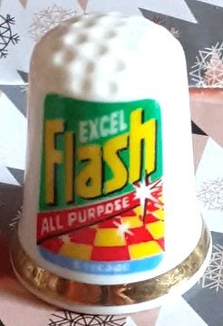 dés a coudre de collection publicitaire excel flash, Collections, Dés à coudre, Enlèvement ou Envoi, Comme neuf, Porcelaine