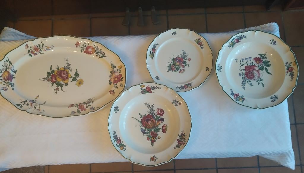 Villeroy & Boch Mettlach-borden Alt Strasburg 4 st, Antiek en Kunst, Antiek | Porselein, Ophalen