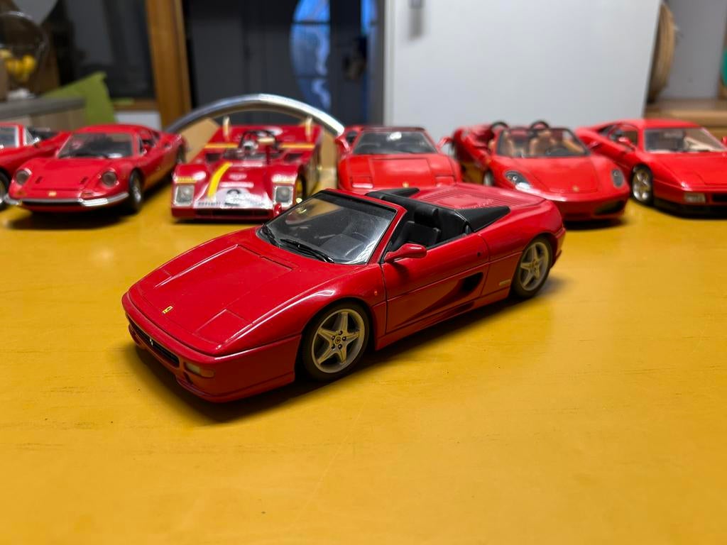 Ferrari f355, Hobby & Loisirs créatifs, Enlèvement, Comme neuf, UT Models