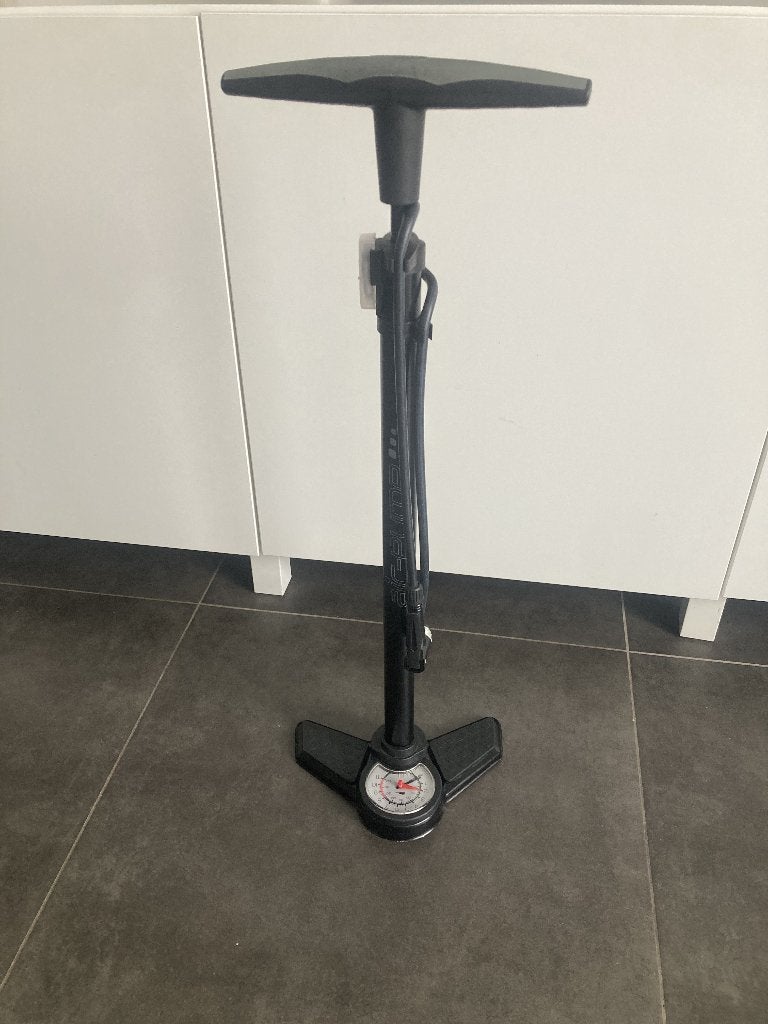 pompe à air stationnaire/à vélo, Enlèvement, Comme neuf
