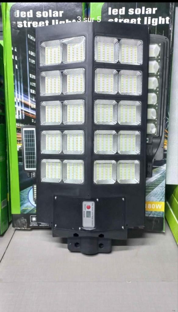 Lampe solaire 2400w 6500k avec batteries intégrées