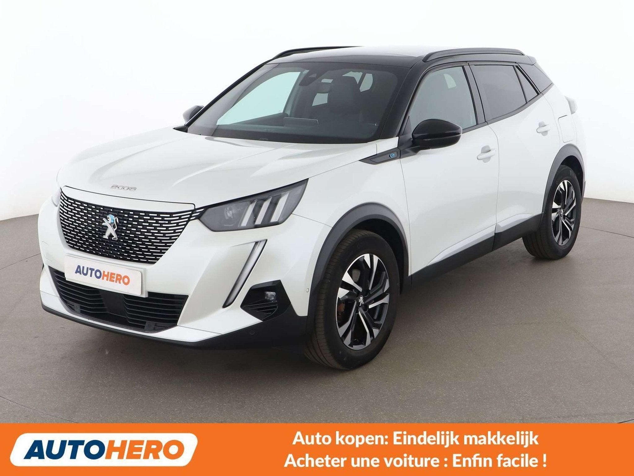 Peugeot e-2008 electric drive 100 kW e GT (bj 2021), Auto's, Gebruikt, Zwart, 136 pk, Wit
