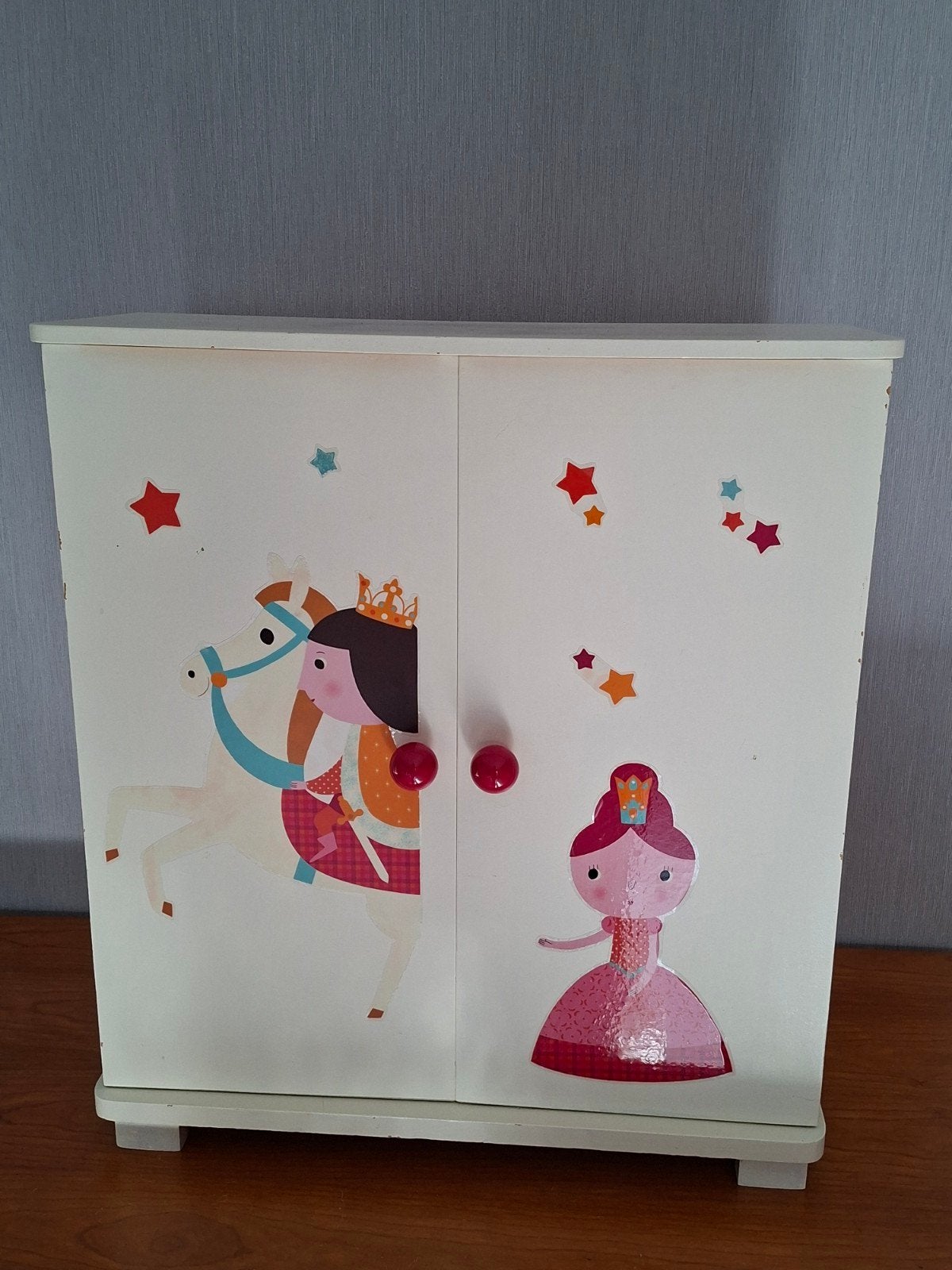 Armoire de poupée, Enfants & Bébés, Enlèvement