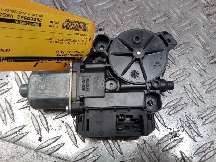 Moteur de vitre portière d'un Volkswagen Polo, Autos : Pièces & Accessoires, -, Volkswagen, -, 3 mois de garantie