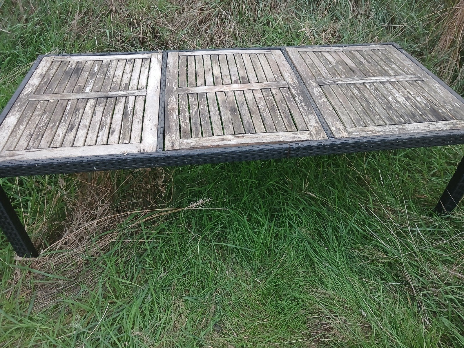 table, Enlèvement
