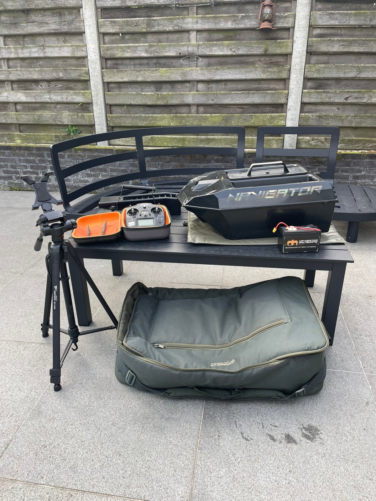 Navigator voerboot met Vexilar SP200 fishfinder dieptemeter, Enlèvement, Comme neuf