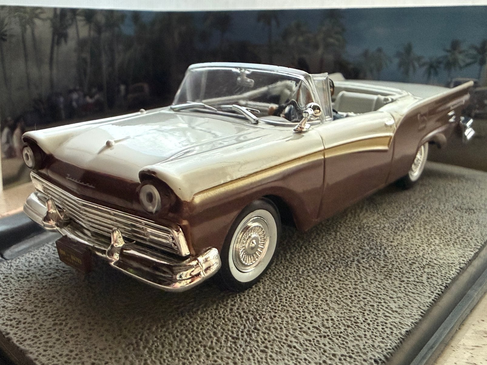 Ford Fairlane, Enlèvement ou Envoi, Comme neuf, Voiture, Universal Hobbies