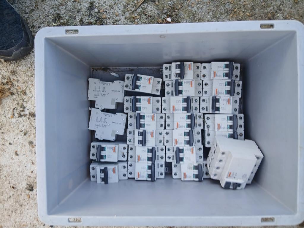 Lot de disjoncteur industriel, Bricolage & Construction, Électricité & Câbles, Enlèvement, Utilisé