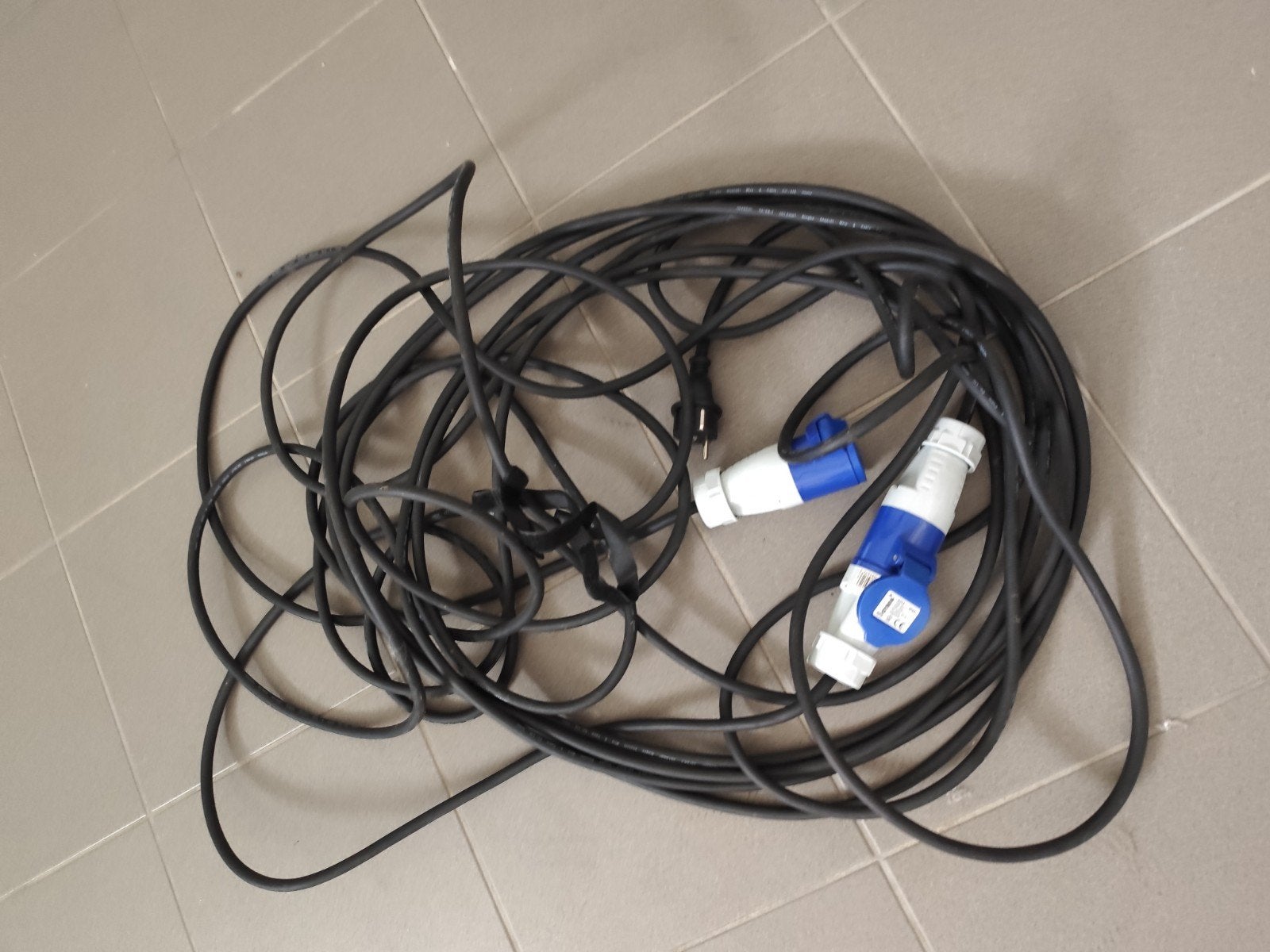 CEE kabel 20m, Ophalen