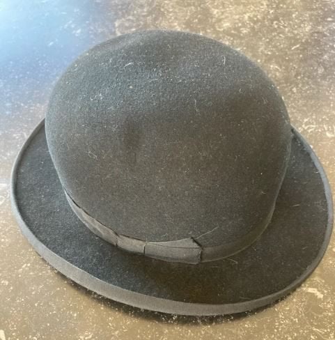 Chapeau melon ancien, Enlèvement, Porté, Chapeau