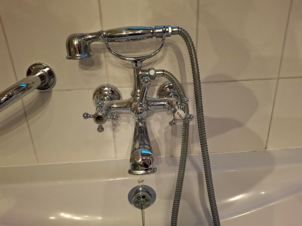 Retro / Vintage badkraan met handsproeier, Huis en Inrichting, Ophalen