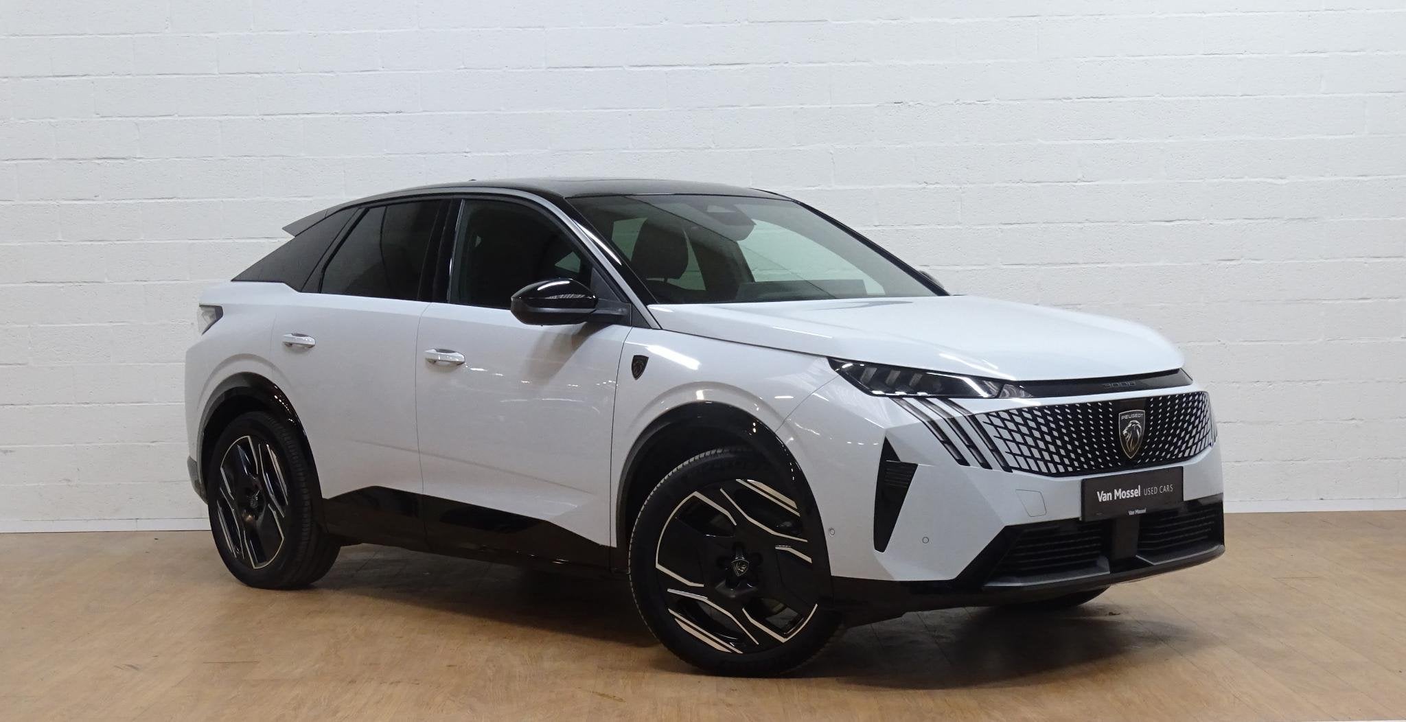 Peugeot 3008 e-3008 210 GT Exclusive, Stof, 2183 kg, 213 pk, Wit