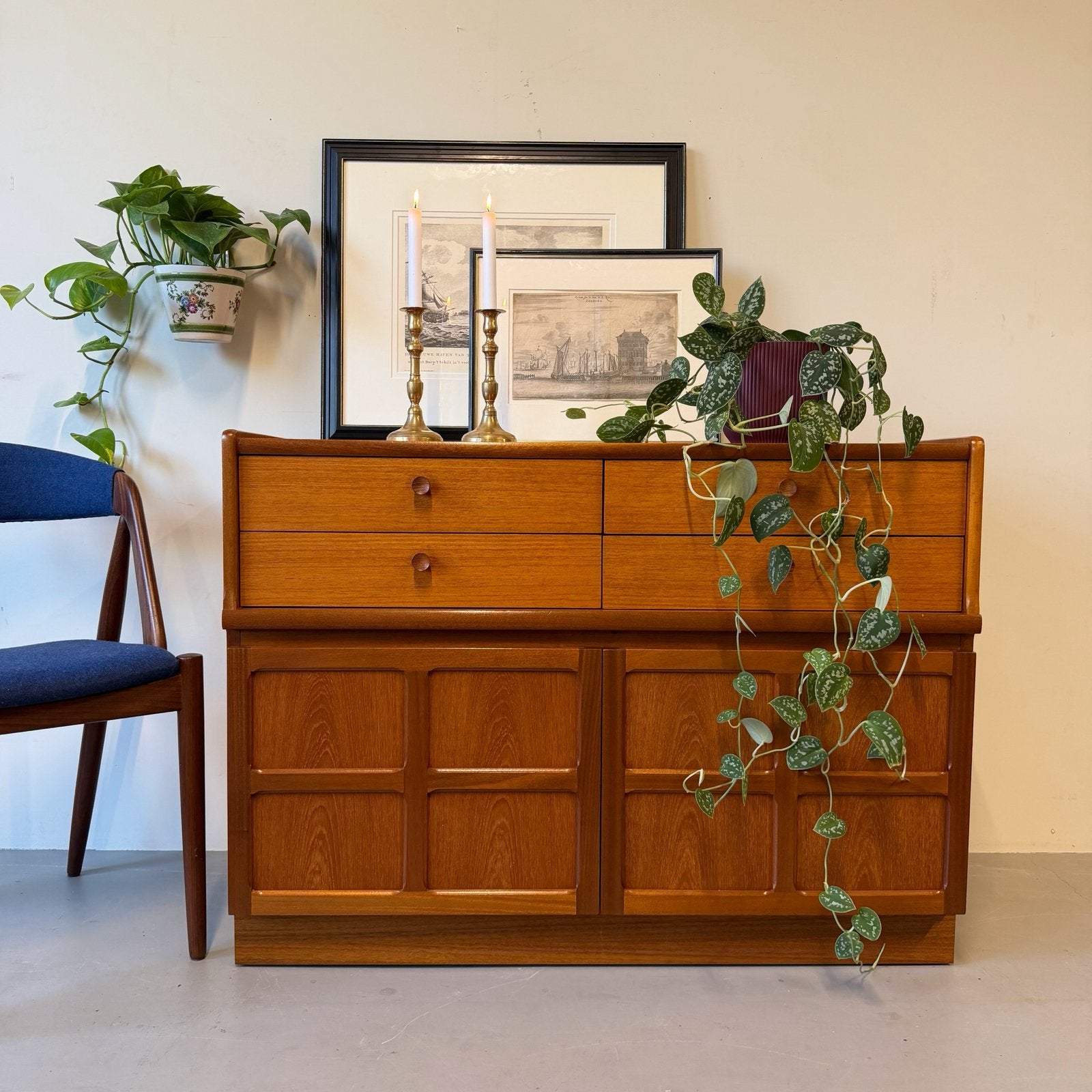Buffet vintage, meuble de rangement •Meubles Nathan•, Maison & Meubles, Teck, Enlèvement ou Envoi, Utilisé, Moins de 150 cm