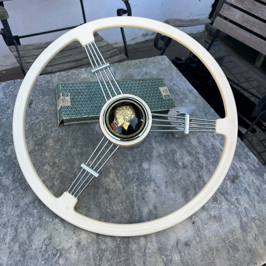 VW Banjo-stuurwiel en 'Golden Lady'-naafadapters (1949–1973), Ophalen of Verzenden, Gebruikt