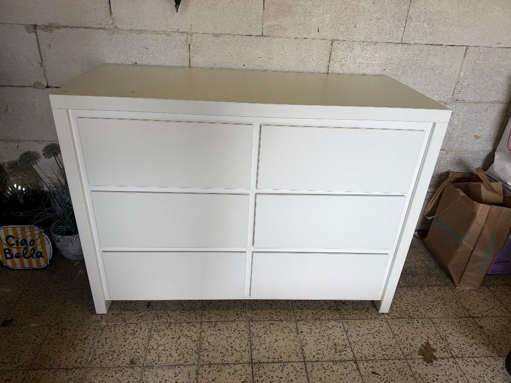 First bed en commode, Kinderen en Baby's, Ophalen, Zo goed als nieuw, Jongetje of Meisje