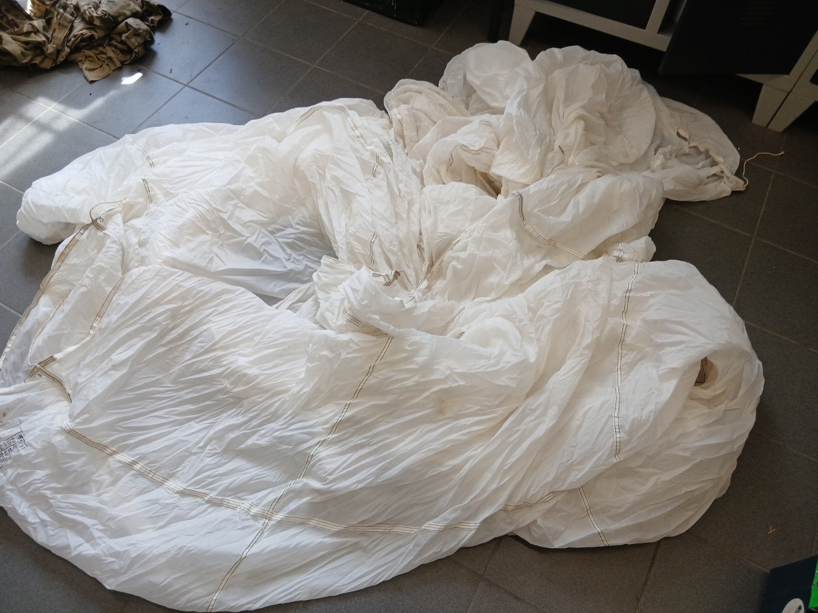 parachute militaire pour décoration, Collections, Enlèvement