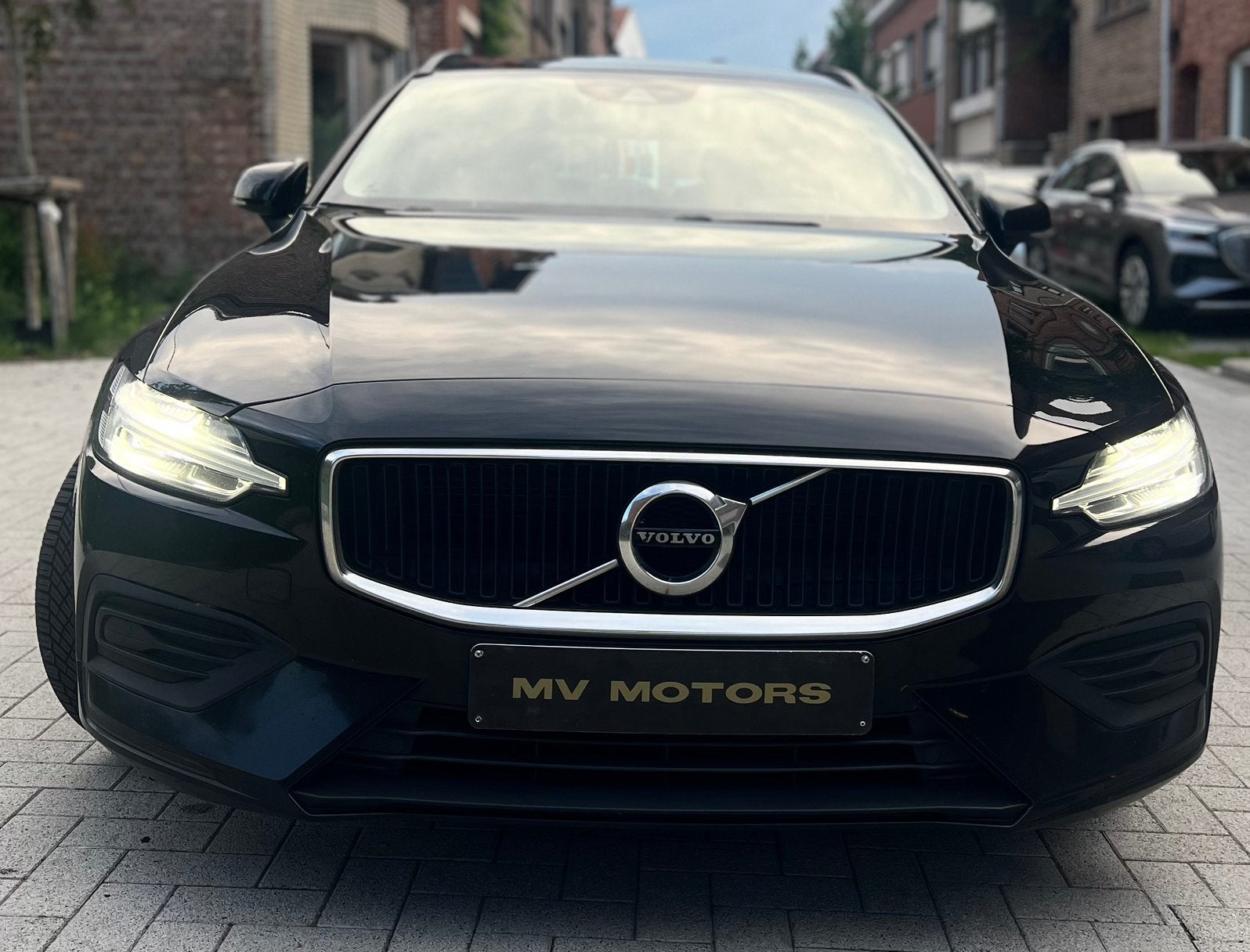 Volvo V60 Break 2.0 D3 Diesel 150 CV 2020, premier prop!, Autos, Phares entièrement LED, Achat, Euro 6, Entreprise