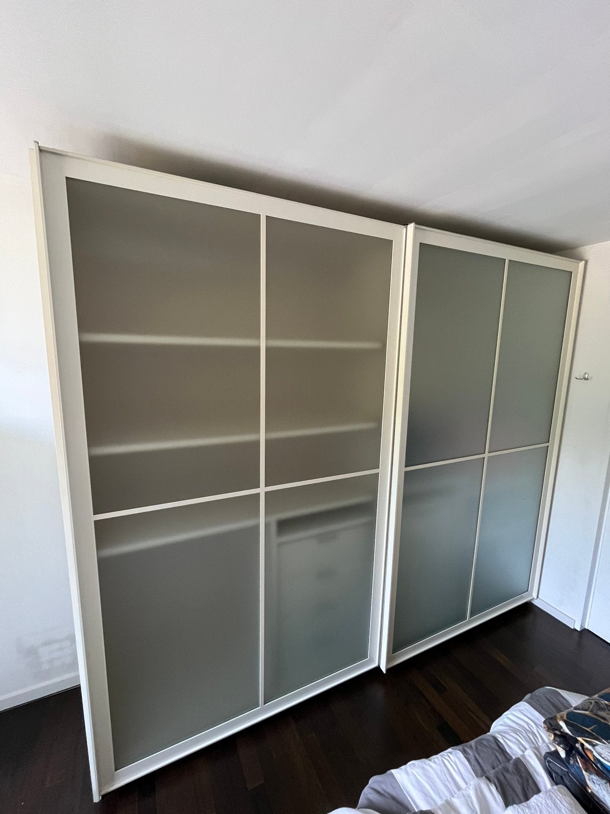 Minotti kleerkast, Ophalen, Zo goed als nieuw
