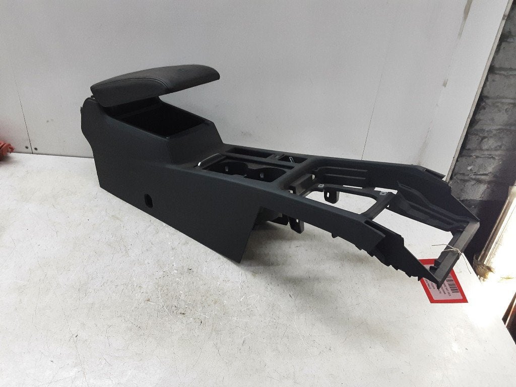 MIDDENCONSOLE Volkswagen Passat Variant (3G5) (3G1863241A), Gebruikt, Volkswagen, Mevr. I. Hauben, Rue de l'Espoir 34 34
4030  GRIVEGNÉE, BE