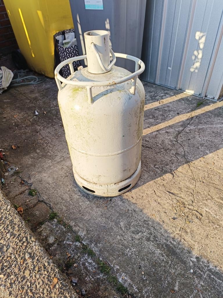 Gasfles 15.7 tarra, Ophalen