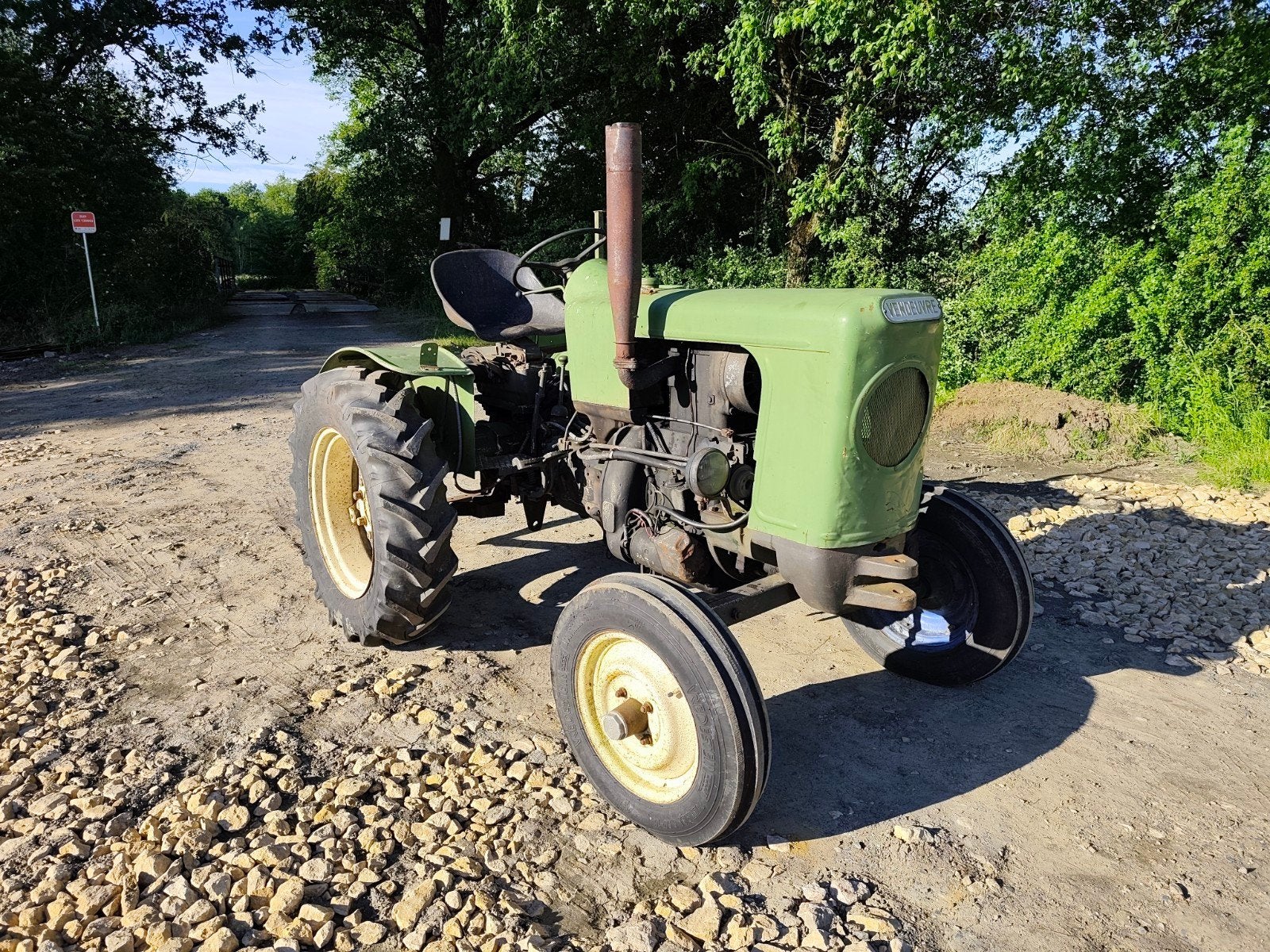 Tracteur Vendeuvre  as v, Enlèvement
