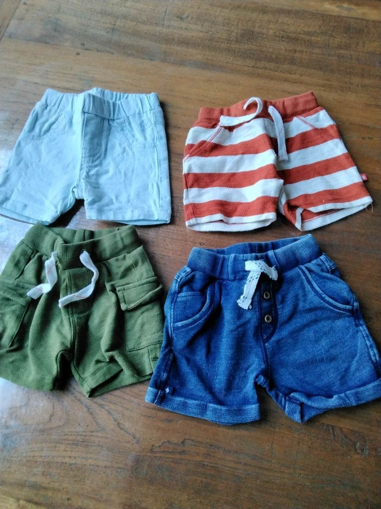 4 shorts maat 62, Kinderen en Baby's, Babykleding | Maat 62, Ophalen