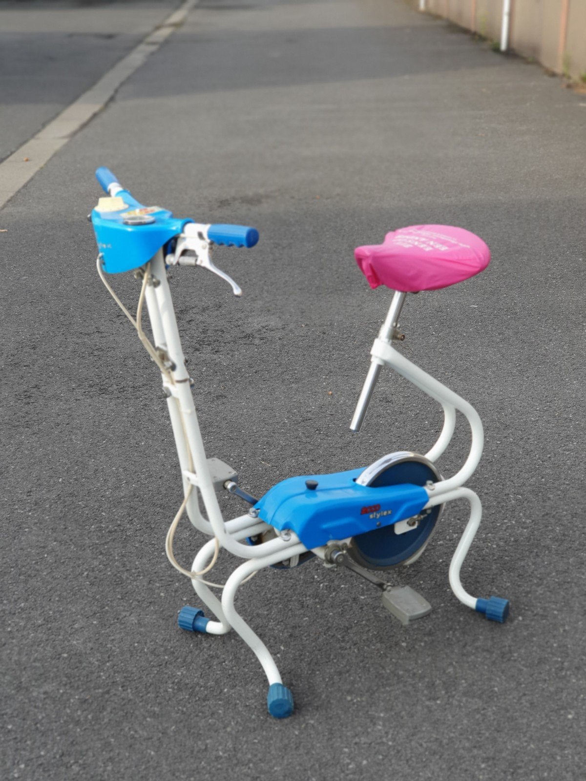 Design Giraffe hometrainer variabele kracht

Fris design, co, Ophalen, Zo goed als nieuw